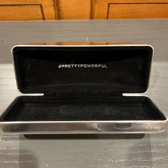 Bobbi Brown Eyeglasses Case - Picture 9 of 9